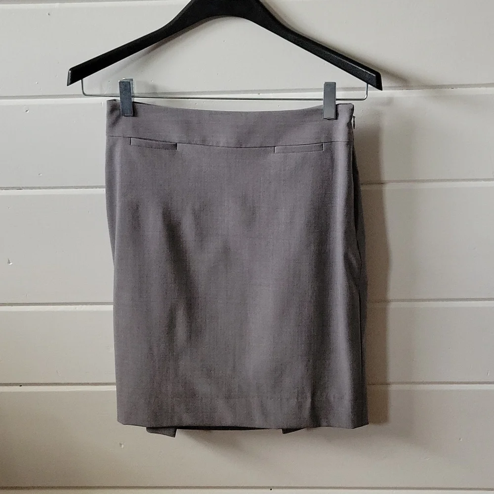 Banana Republic skirt suit - Picture 2 of 5